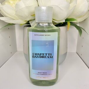 🦋 3/$25 Bath and Body Confetti Daydream Body Wash